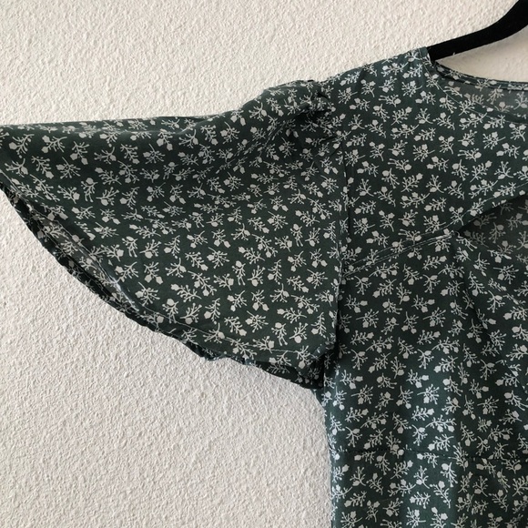 Sage green and white floral midi dress size medium - Picture 6 of 8